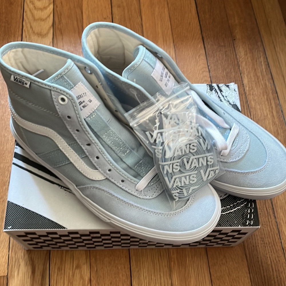 Crockett High Mens 9 Sky Blue High Top Vans Skate Shoe New with Box